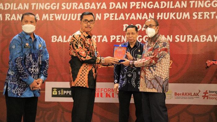 Tandatangani MoU, Kanwil Kemenkumham-Pengadilan Tinggi Jatim Sepakat Percepat Penyerahan Putusan