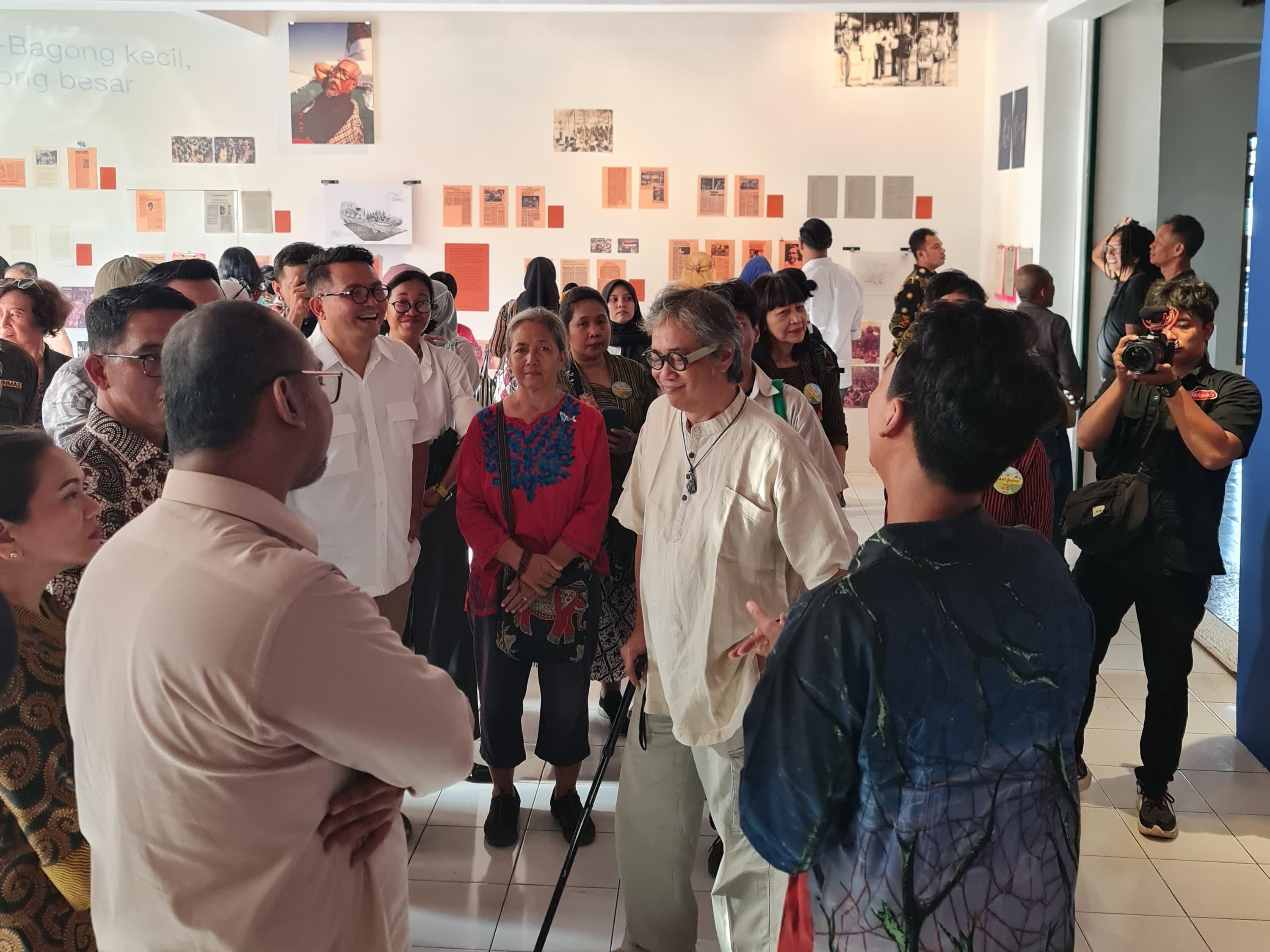 pameran-arsip-bertajuk-Enam-Bulan-dan-Sekian-Pertemuan.jpg