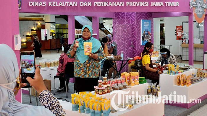 pameran-produk-olahan-ikan-yang-digelar-kantor-dinas-ketahanan-pangan-dan-pertanian-kota-kediri.jpg