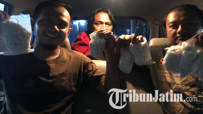 Lagi Lelap Tidur, Pria Blitar Kaget Saat Polisi Gerebek Rumah, Pergoki Simpan Ribuan Pil di Kardus