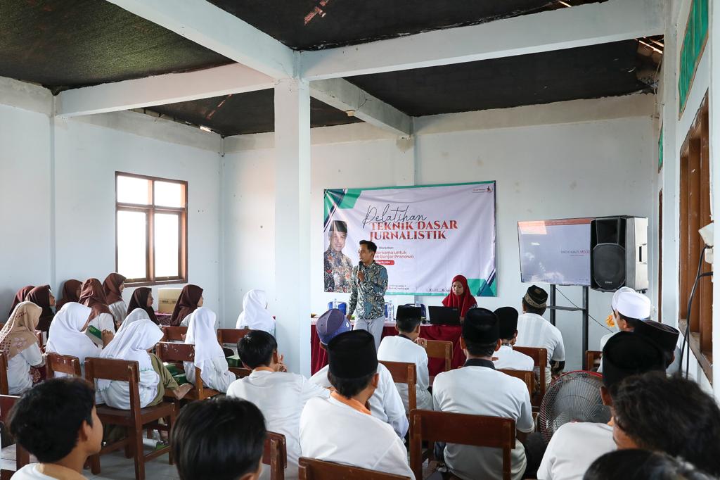 Tangkal Hoaks, Para Pelajar di Kecamatan Dukun Gresik Pelajari Dunia Jurnalistik