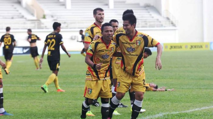 Mitra Kukar Vs Arema FC, Berawal dari Situasi Bola Mati, Mitra Kukar Unggul Sementara dari Tim Tamu
