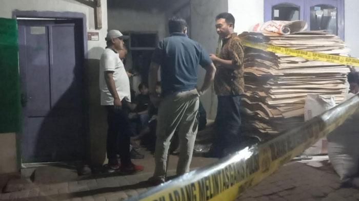 pemuda-asal-Desa-Urek-urek-Malang-ditemukan-tewas-di-dalam-rumahnya-dengan-luka-lebam1.jpg