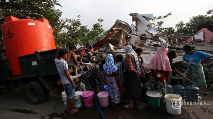 pengungsi-gempa-lombok_20180812_184726.jpg