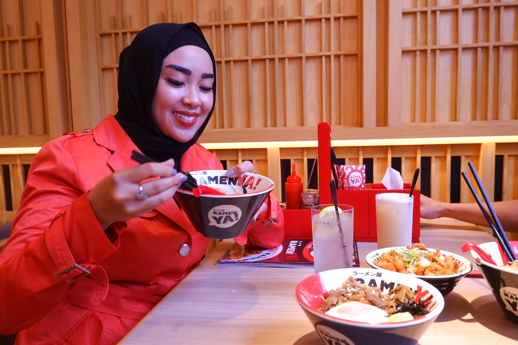 Kelembutan Mie Ramen Halal Berpadu Kuah Kaldu dan Sambal Nusantara