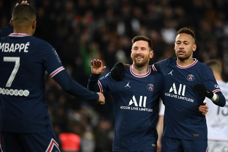 penyerang-psg-lionel-messi-melakukan-perayaan-bersama-neymar-dan-kylian-mbappe.jpg