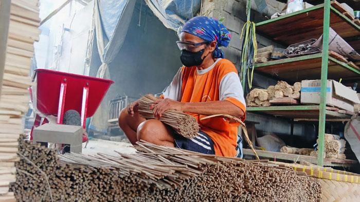 Jelang Hari Raya Kurban, Permintaan Tusuk Sate di Trenggalek Naik 3-4 Kuintal Per Hari