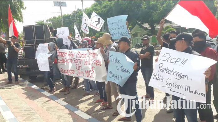 Puluhan Petambak Garam Ngluruk ke DPRD Sumenep, Kecewa Pernyataan Jokowi Saat Datang ke Nunkurus NTT