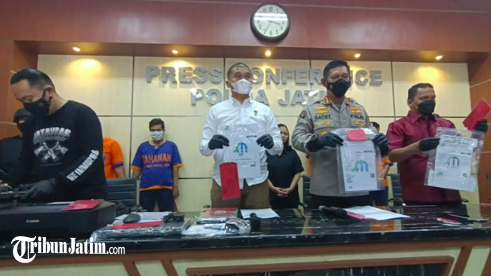 Palsukan 600 Surat Rapid Antigen dan Swab PCR Buat Mudik Lebaran 2021, 5 Pelaku Dibekuk Polda Jatim