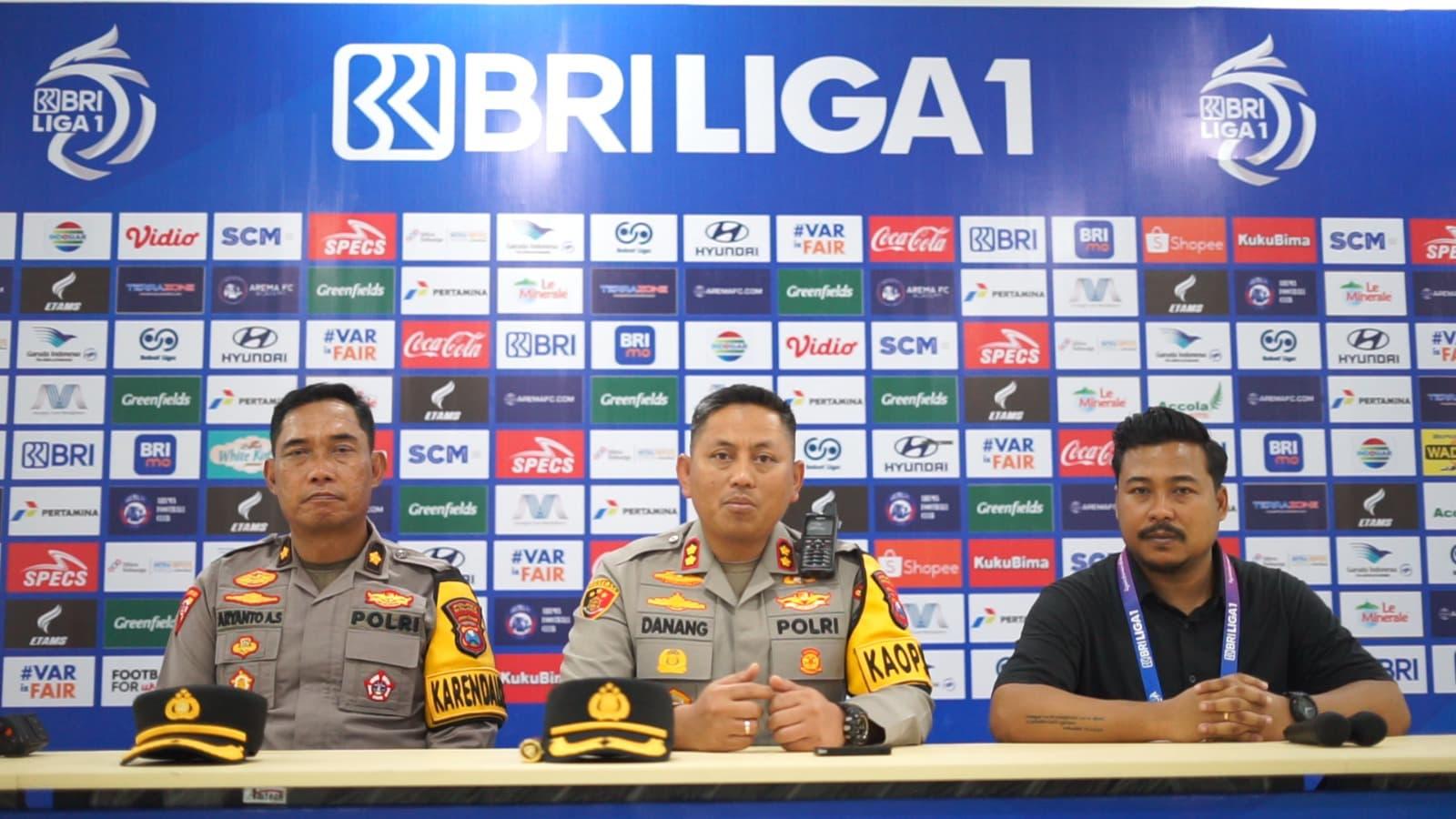 Polisi Buru Pelaku Pelemparan Bus Persik Kediri, Panpel Arema Minta Maaf dan Sesalkan Kejadian