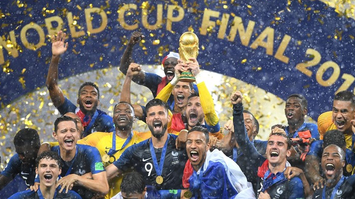 6 Hal Terlewatkan di Final Piala Dunia 2018, dari Si Penjaga Trofi hingga Pemberian Tak Terbalaskan