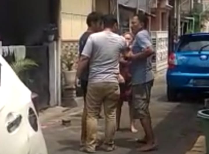 Ugal-ugalan, Pengendara Brio di Gresik Tidak Terima Ditegur Langsung Ngaku Interpol