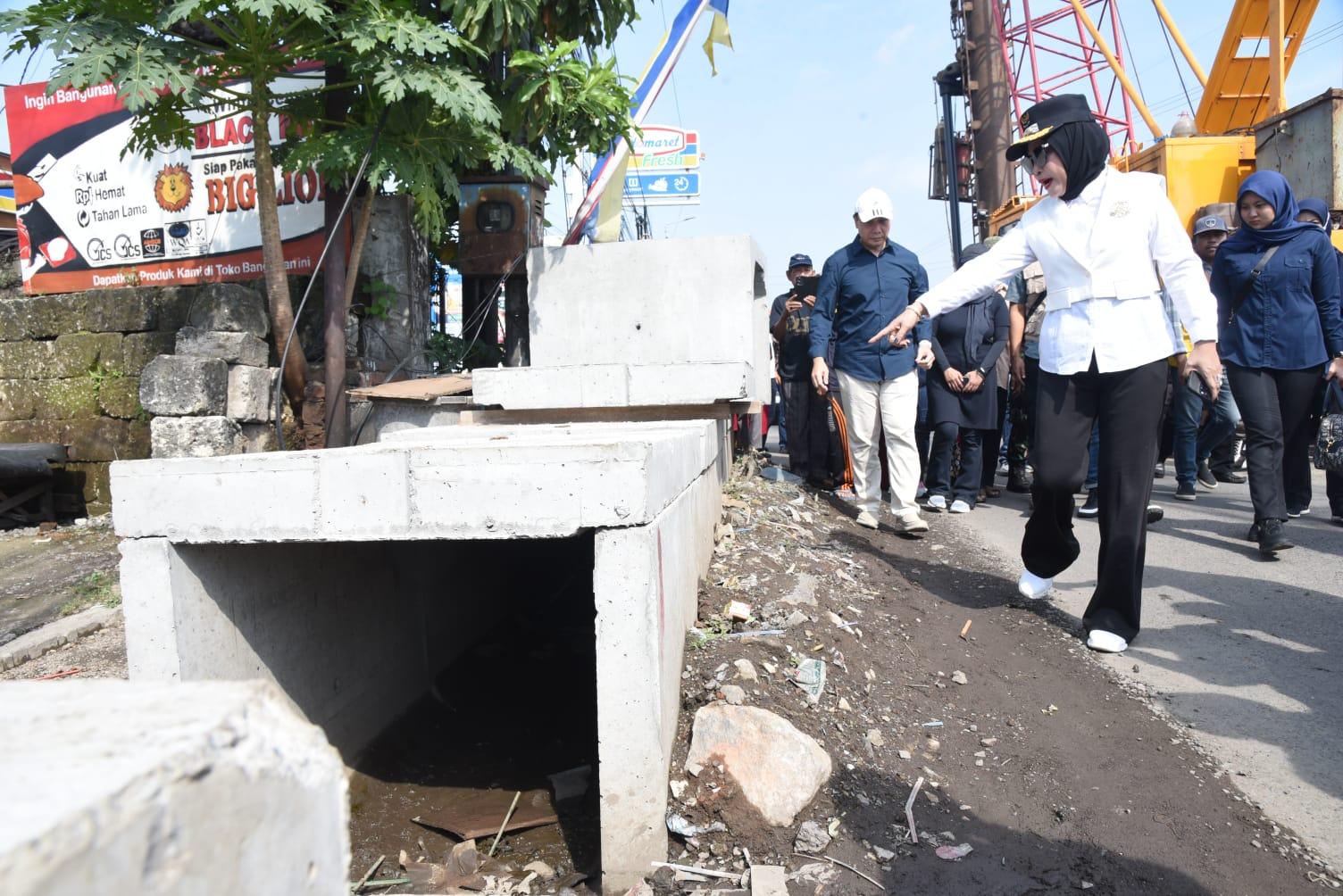 Wabup Sidoarjo Tanggapi Keluhan Warga Soal U-Ditch Proyek Betonisasi Betro-Gedangan Terlalu Tinggi