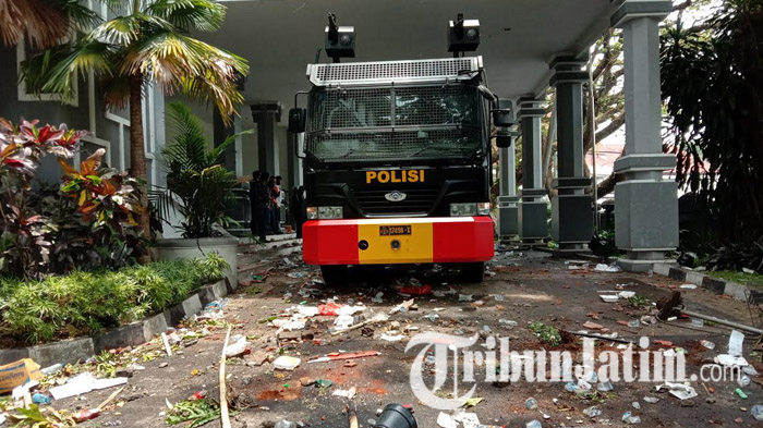 Luar Gedung DPRD Dirusak, Wakil Ketua DPRD Kota Malang: Kami Tak Tinggalkan Gedung Hingga Kondusif