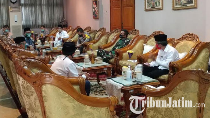 rakor-membahas-kegiatan-idul-fitri-di-kabupaten-jember.jpg