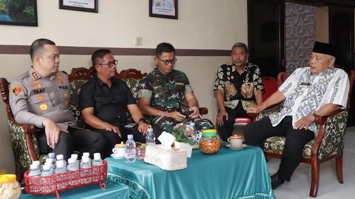 rapat-koordinasi-terkait-penyelesaian-konflik-dualisme-Yayasan-di-malang.jpg