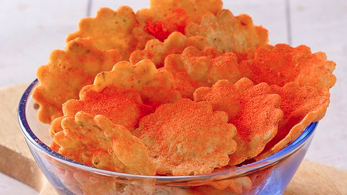 Dibekali Aplikasi e-Commerce, Tutik Ingin Kiripiknya Laris di Pasar Digital