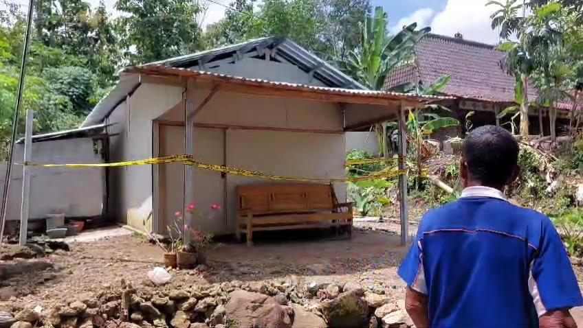 Gelagat Suami di Ngawi di Mata Tetangga saat Istri Berakhir Tragis di Ranjang dengan Tali : Bingung