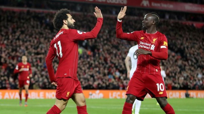 sadio-mane-turut-merayakan-gol-yang-dicetak-oleh-penyerang-liverpool-mohamed-salah.jpg