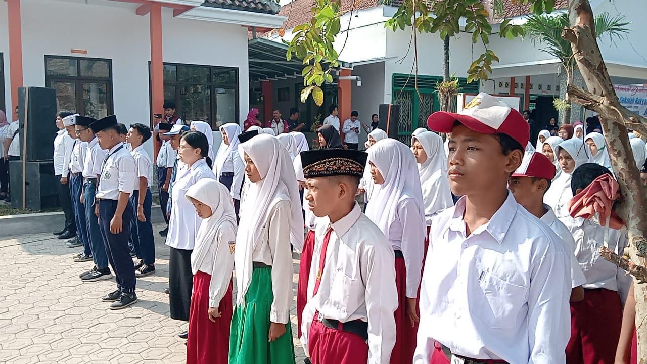 sekolah-rakyat-di-jombang-masih-andalkan-katering.jpg