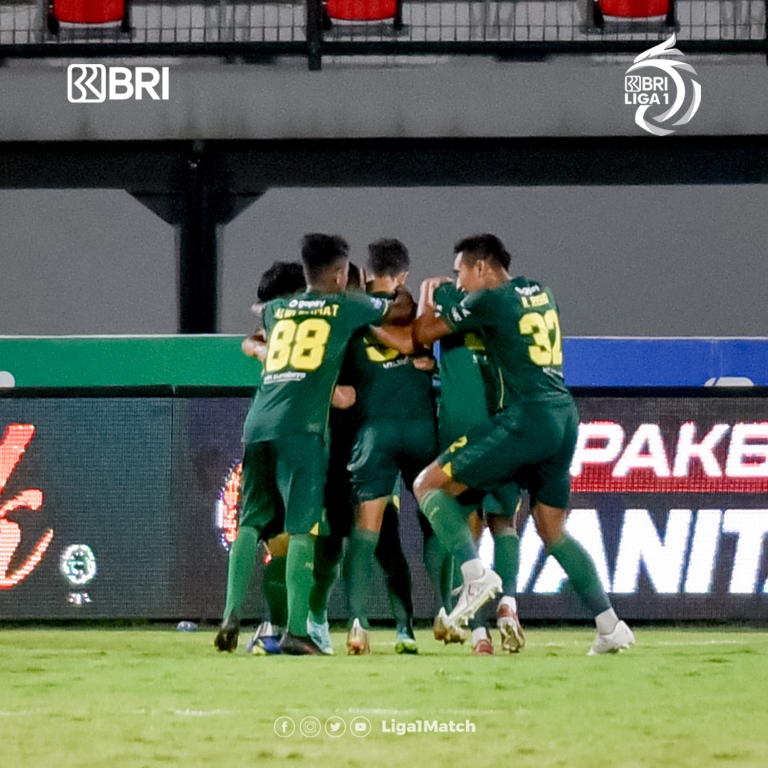 selebrasi-pemain-persebaya-surabaya-usai-mencetak-gol-ke-gawang-arema-fc.jpg