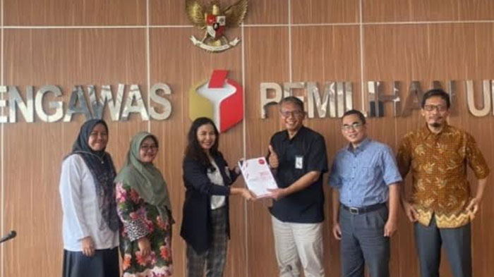 seleksi-calon-anggota-bawaslu-jatim-resmi-menyerahkan-laporan-hasil-tahapan-tes.jpg