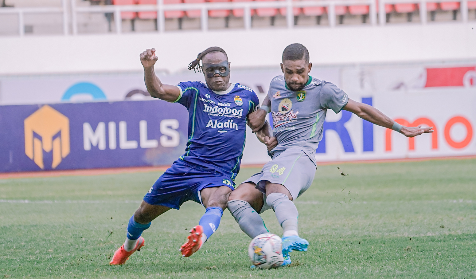 Kapten Persib Victor Igbonefo Dirumorkan Bergabung ke Persebaya, Manajer Bajul Ijo: Cukup