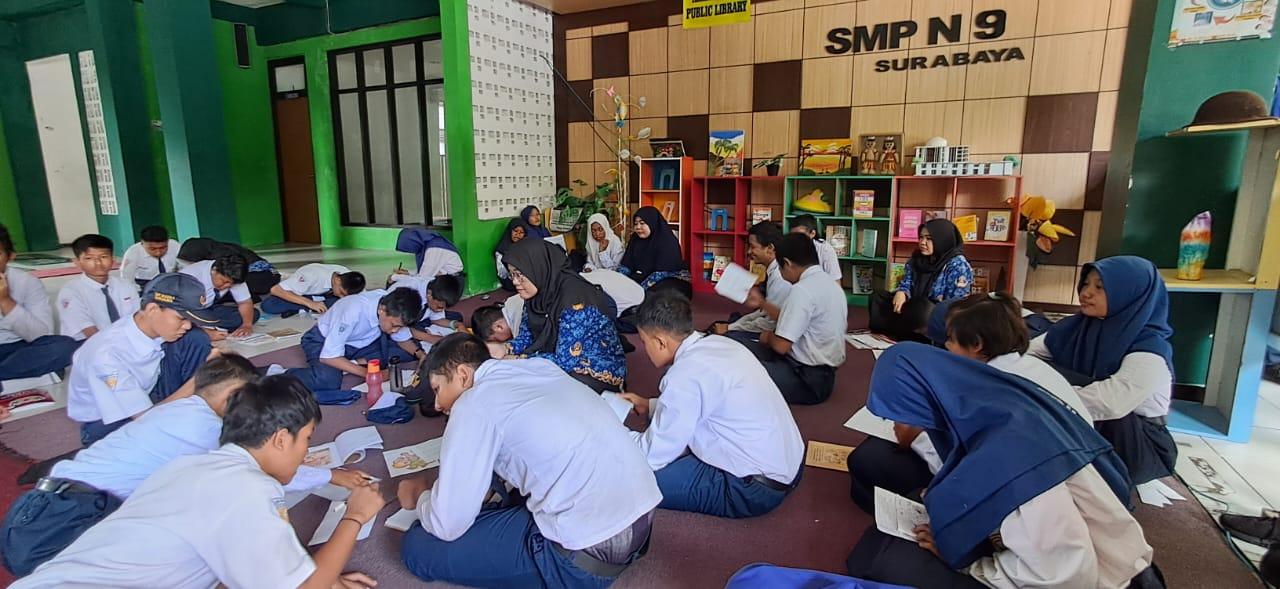 smpn-9-surabaya-rayakan-hari-sumpah-pemuda-dengan-menulis-opini.jpg