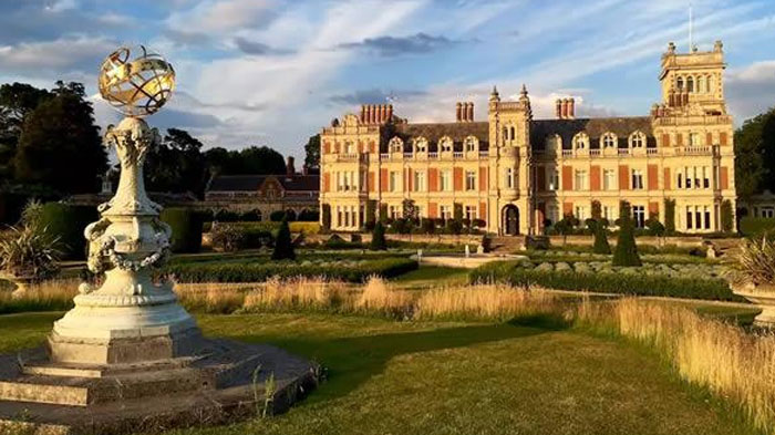 Punya Desain Bagai Istana di Negeri Dongeng, 5 Penginapan Ini Bakal Bikin Kamu Nggak Mau Pulang