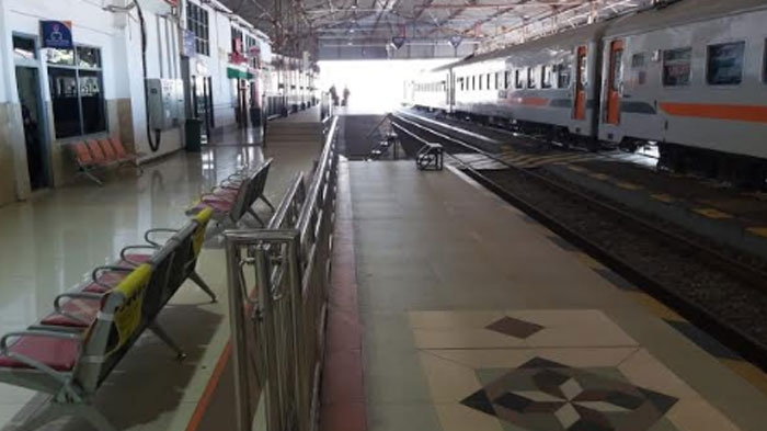 suasana-di-salah-satu-stasiun-ka-pt-kai-daop-7-madiun.jpg