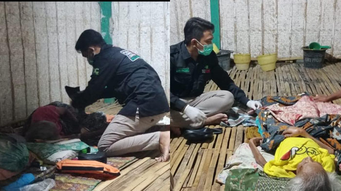 Tak Punya Biaya Berobat, Nenek Kakak Beradik di Pamekasan Terbaring Lemas di Atas Surau Bambu
