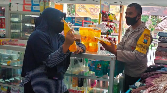 Cek Stok dan Harga Minyak Goreng, Polsek Galis Sidak ke Toko serta Minimarket, Ini Hasil Temuannya