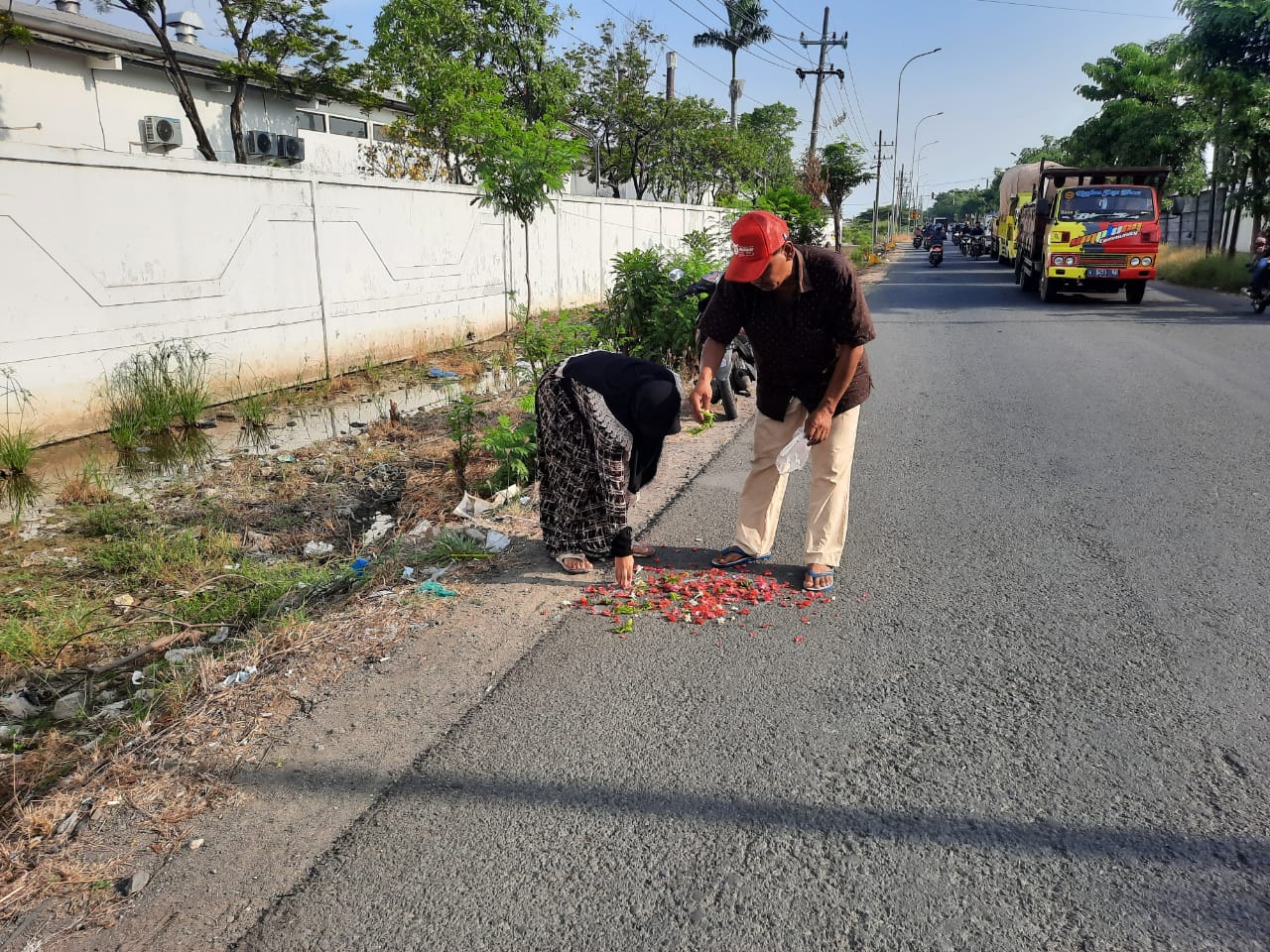Perjuangan Warga Driyorejo Gresik, Hampir Satu Bulan Mencari Penyebab Kematian Putra Keduanya
