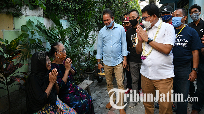 Sambangi Kampung-kampung di Surabaya, Kehadiran Cak Machfud Disambut Antusias Warga