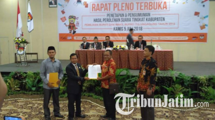 syahri-mulyo-ditetapan-pemenang-pilkada-tulungagung_20180705_161636.jpg