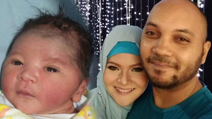 Lama Tak Terdengar Kabar, Penyanyi Terry Shahab Baru Saja Melahirkan Anak Pertama