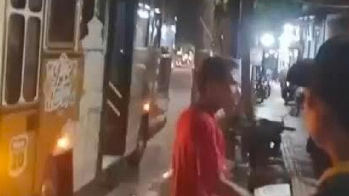 Viral Tukang Becak dan Ojek di Bojonegoro Cekcok dengan Pengemudi Bus Simas Ganteng Tuban