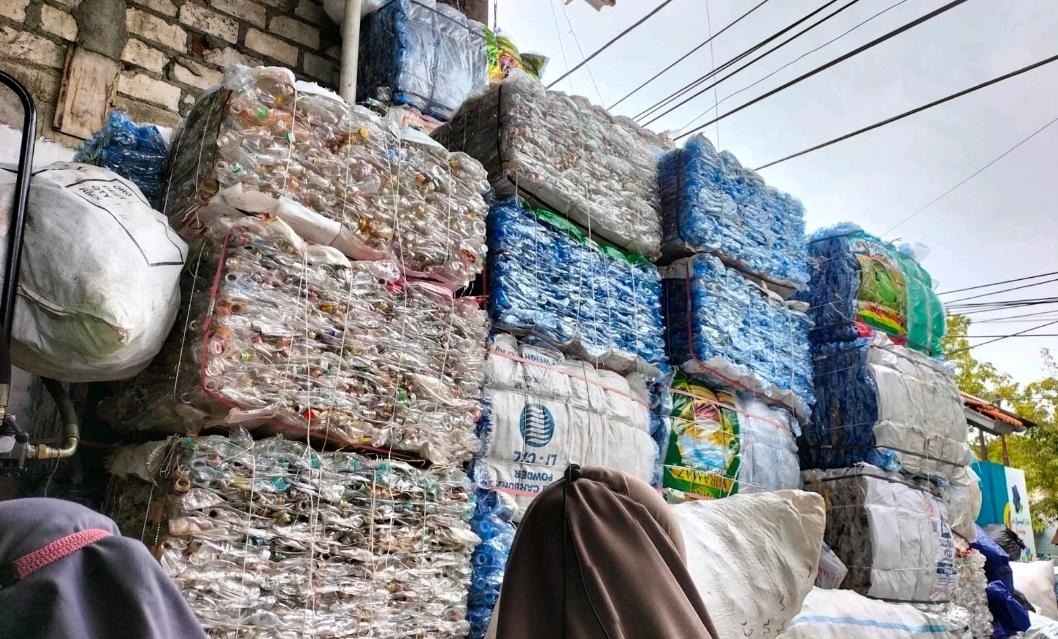 Mahasiswa Untag Teliti Pengelolaan Sampah di Surabaya yang Capai Ribuan Ton per Hari