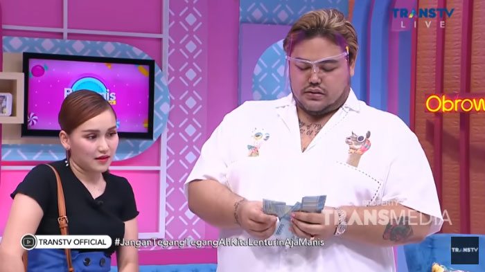 Susah Payah Ivan Gunawan Beri Kejutan Hadiah Mewah ke Calonnya, Balasan Ayu Ting Ting Jadi Sorotan