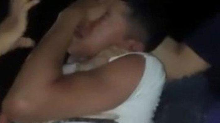 Tingkah Aneh Sepasang Remaja Langsung Naik Lantai Dua Outlet Dimsum, Sempat Ubah Posisi CCTV