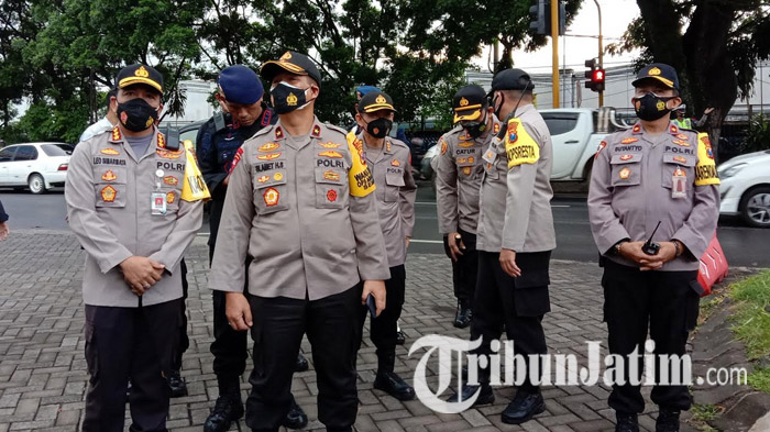 Antisipasi Klaster Covid-19 Saat Nataru, Wakapolda Jatim Mengecek Pos Pelayanan Polresta Malang Kota