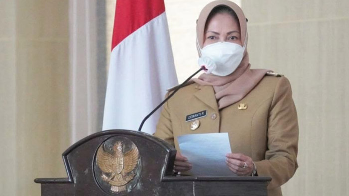 wali-kota-batu-dewanti-rumpoko-pada-senin-1-februari-2021.jpg