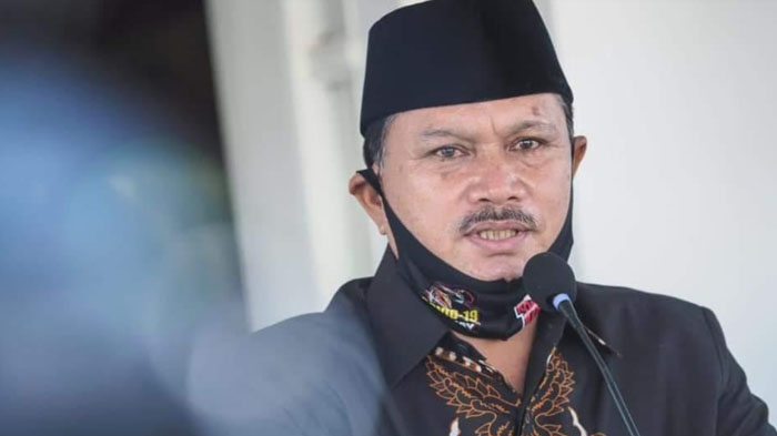 wali-kota-madiun-maidi-saat-konferensi-pers.jpg