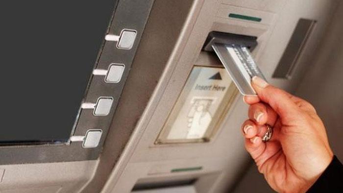 wanita-girang-dapat-87-juta-usai-tebak-pin-kartu-ATM-temuan.jpg
