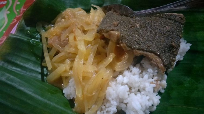 warung-nasi-kikil-kesukaan-gus-dur-di-jalan-kh-hasyim-asyari-diwek-jombang-jawa-timur.jpg