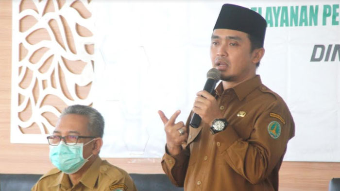 wawali-kota-pasuruan-mas-adi-saat-memberikan-sosialisasi.jpg