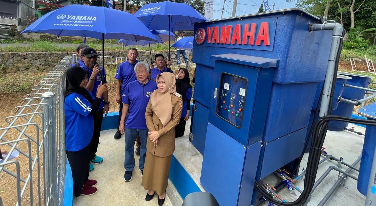 Para Bos Yamaha Turun Gunung ke Mojokerto, Bagikan Clean Water Supply System untuk Rayakan HUT ke-50