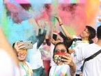 5000-pelari-individu-turut-berpartisipasi-dalam-event-BRImo-Colourful-Run-2022.jpg