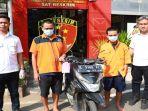 AA-38-dan-PBP-20-menunjukkan-sepeda-motor-yang-dicuri.jpg