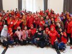 Adi-Sutarwijono-Kader-Perempuan-PDIP-Surabaya-Bantu-Pecahkan-Problem-Warga.jpg